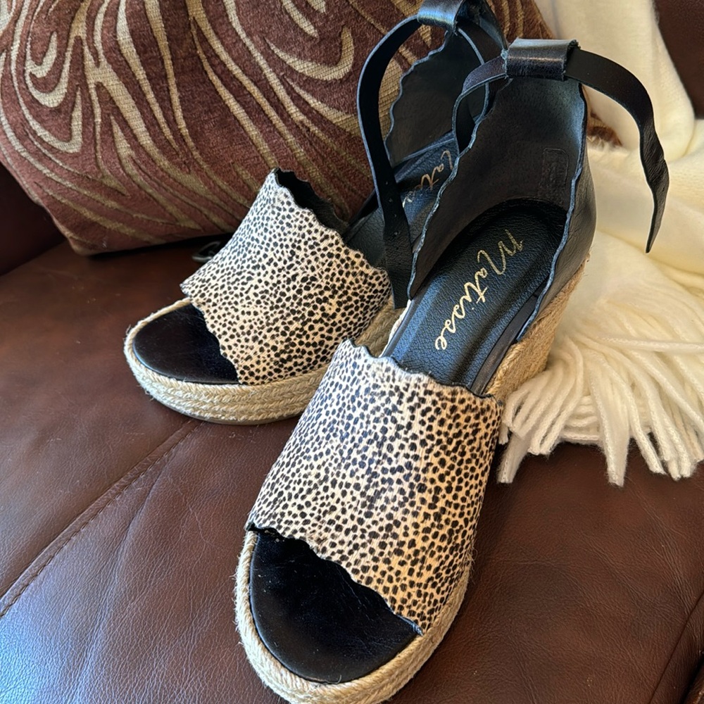 Super Cute Matisse Wedge Espadrilles Size 9